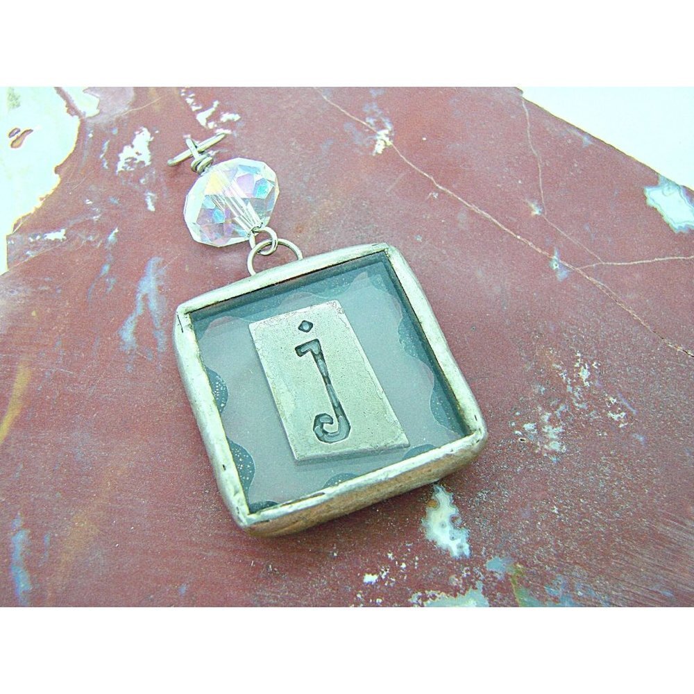 Initial Letter J Fashion Charm Pendant Silver Tone Scalloped Edged Frame Glass - Picture 2 of 8